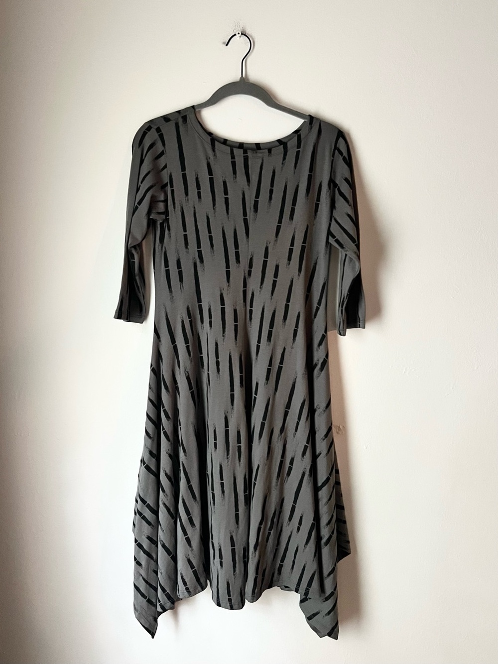 MxM by MATTHILDUR Gray Black Abstract Print Asymmetrical Dress Large | Lagenlook